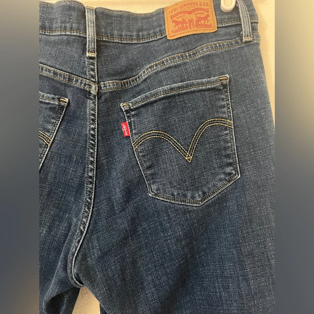 Levi's Women's Size 12S Straight Leg Jeans - Indigo